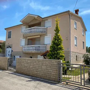  Apartment Ban